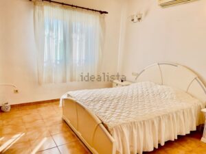 Habitación - casa en calle benferri