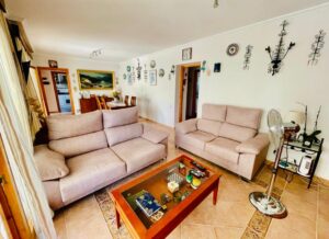 Salón con muebles - Casa o chalet independiente en calle Confrides