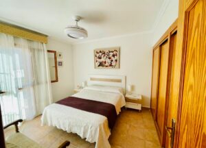 Chambre avec lit double - Maison individuelle à la rue Confrides