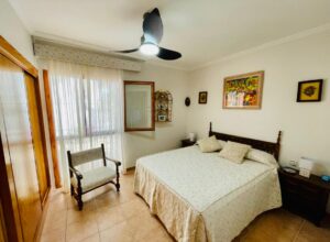 Chambre avec lit double - Maison individuelle à la rue Confrides