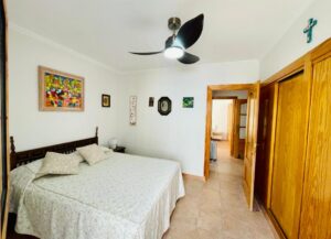 Chambre avec lit double - Maison individuelle à la rue Confrides