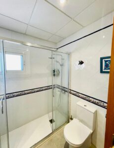 Salle de bains - Maison individuelle à la rue Confrides