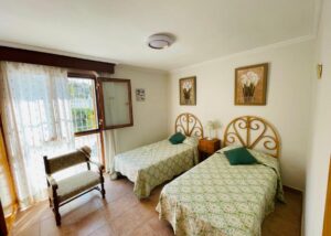 Chambre avec 2 lits individuels - Maison individuelle à la rue Confrides
